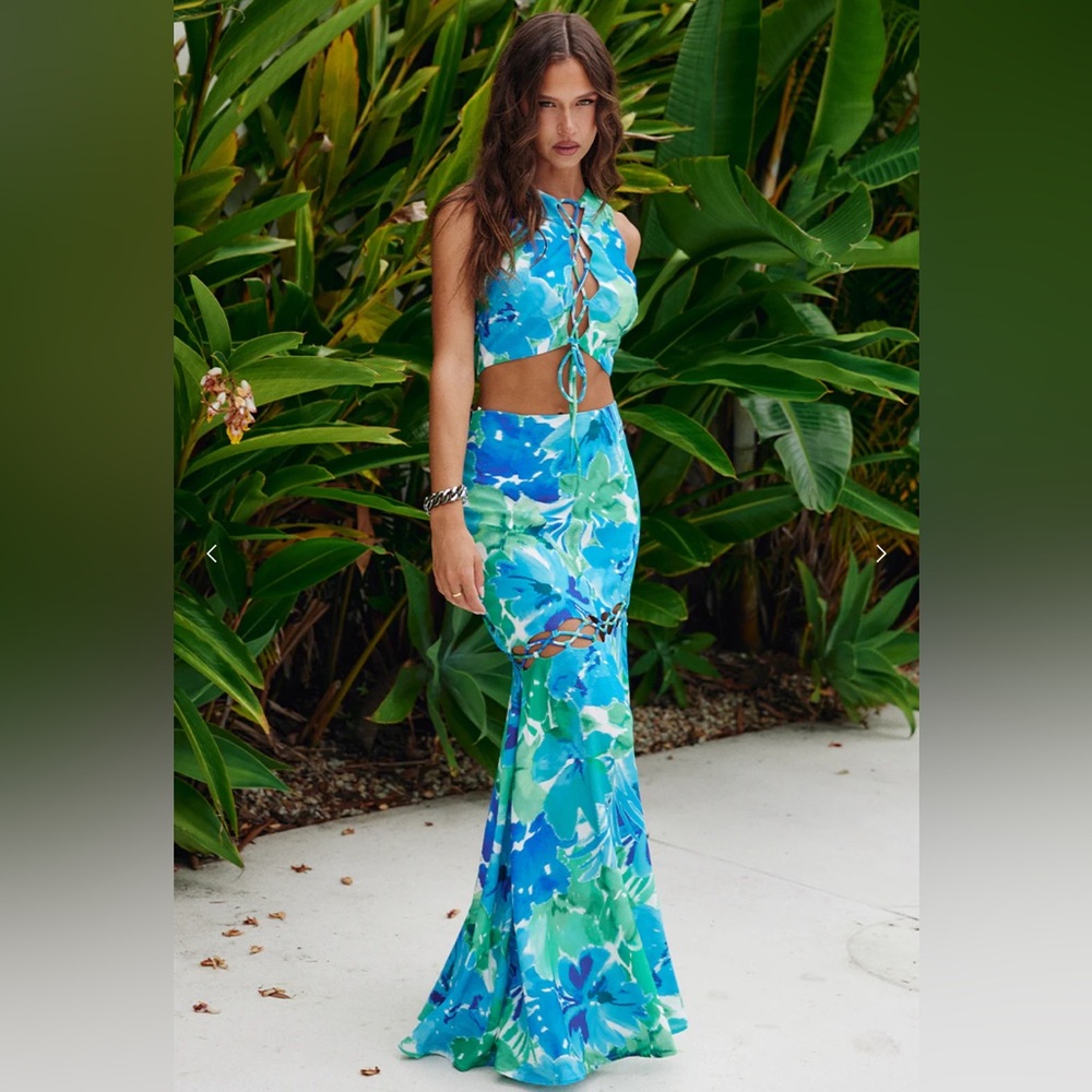 Hello Molly Runaway Stelani Set  - Skirt and Top Size Medium